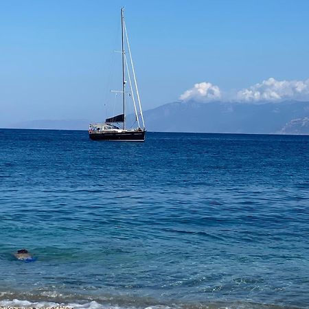 Παραθαλασσιο Σπιτι Στην Εξοχη Villa Tsakei Kültér fotó
