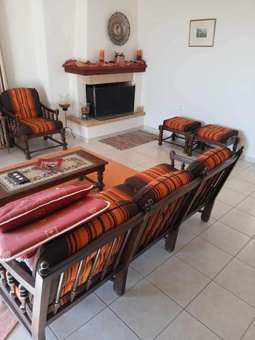 Παραθαλασσιο Σπιτι Στην Εξοχη Villa Tsakei Kültér fotó