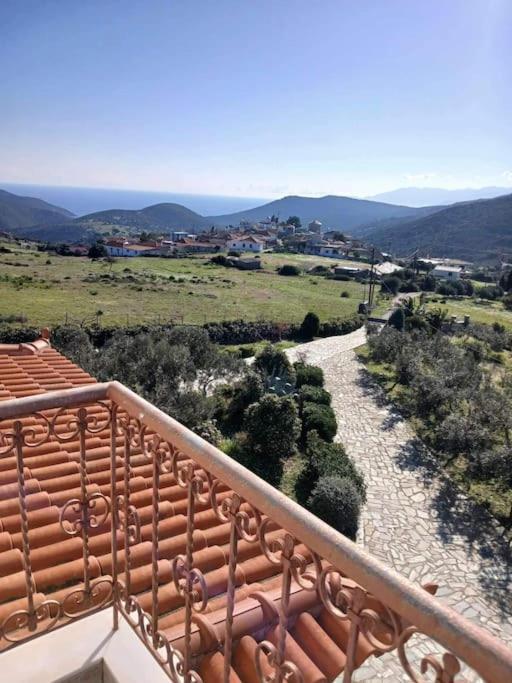 Παραθαλασσιο Σπιτι Στην Εξοχη Villa Tsakei Kültér fotó