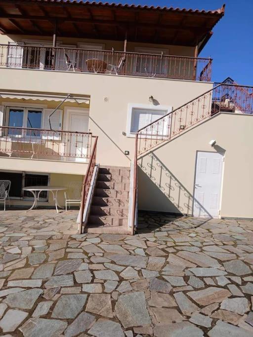 Παραθαλασσιο Σπιτι Στην Εξοχη Villa Tsakei Kültér fotó