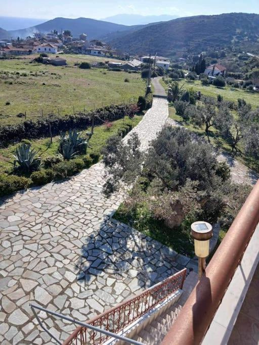 Παραθαλασσιο Σπιτι Στην Εξοχη Villa Tsakei Kültér fotó