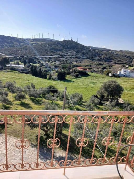 Παραθαλασσιο Σπιτι Στην Εξοχη Villa Tsakei Kültér fotó